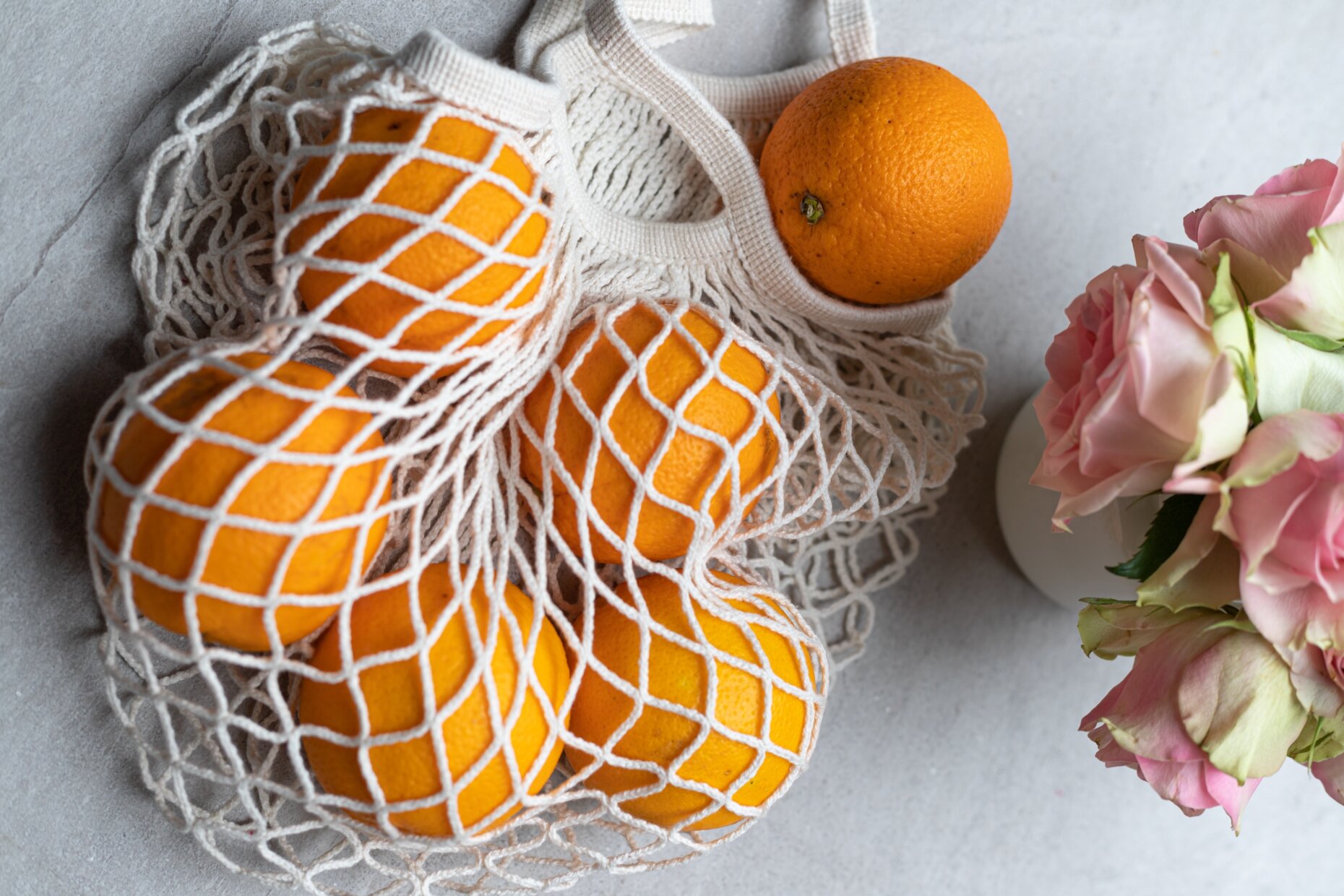 oranges in a reusable bag